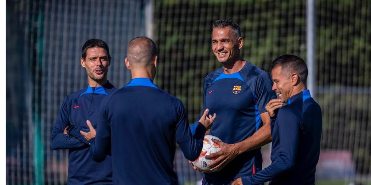 José Bermúdez, a la dreta de la imatge, en un entrenament del Juvenil A del Barça