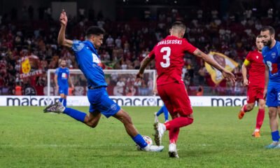 Un instant del partit entre Atlètic i Partizani