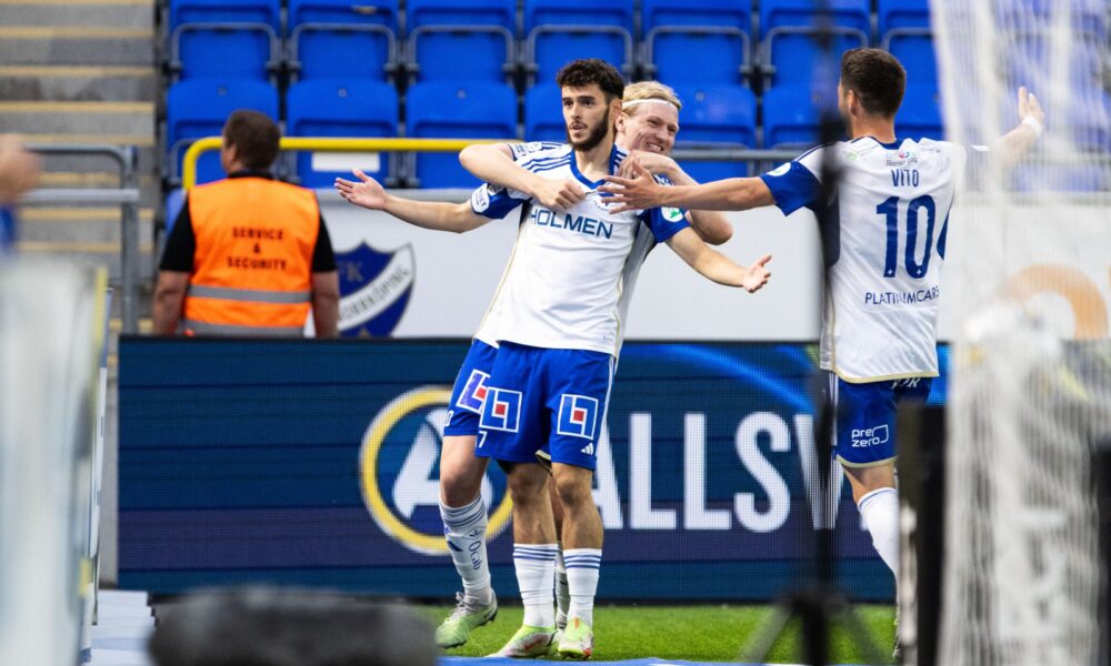 Lourent Shabani celebrant un gol amb el Norrköping / IFK