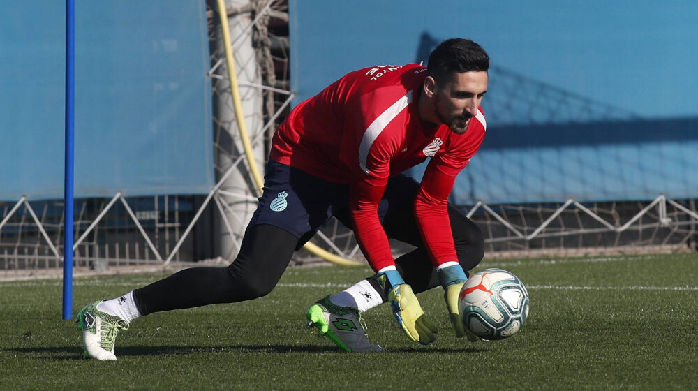 Oier Olazábal en un entrenament amb l'Espanyol