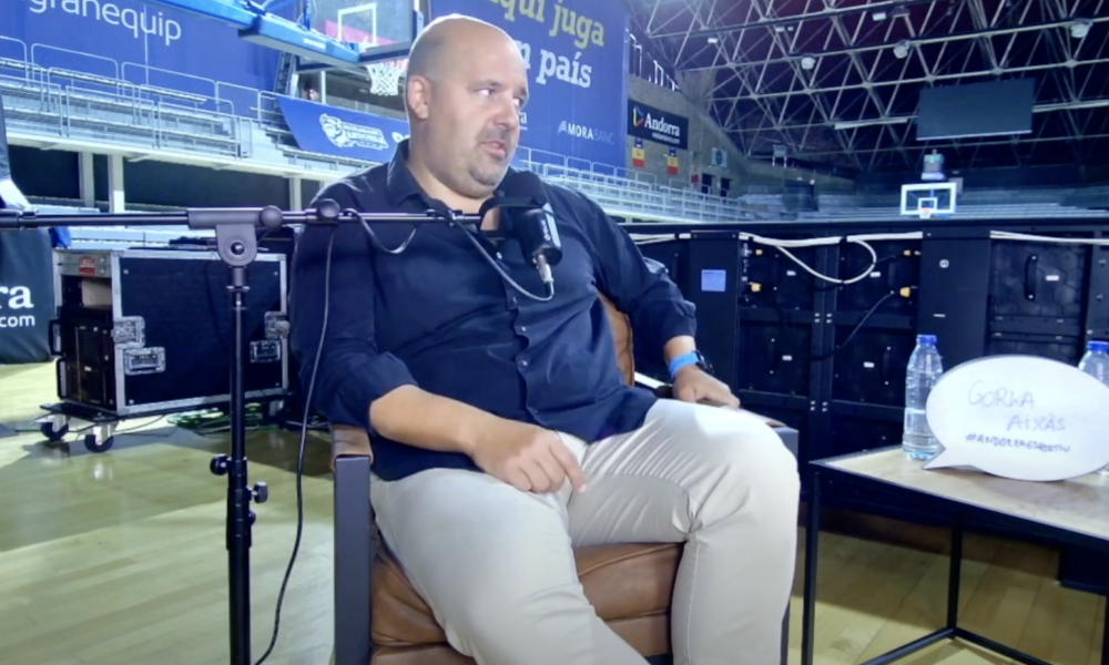 Gorka Aixàs durant l'entrevista a Mitja Part