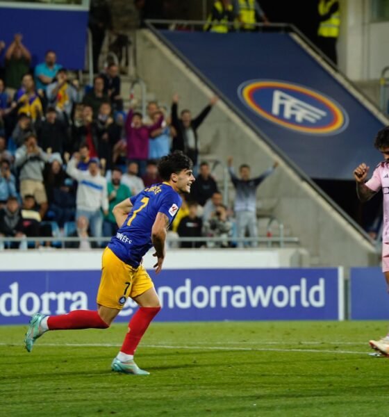 Lobete en una acció del partit davant l'Oviedo / FCA