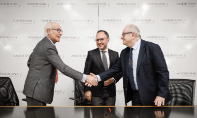 Manuel Cerqueda, Xavier Espot i Jaume Martí en la signatura del conveni avui a Andbank / Govern d'Andorra