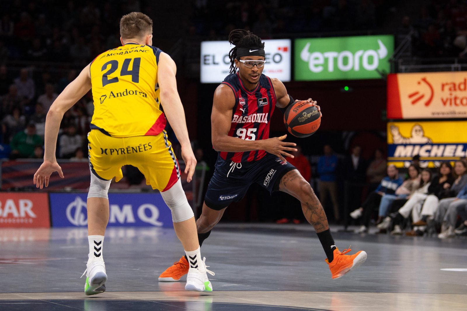Moneke durant el partit davant el Morabanc / ACB