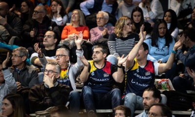 Uns aficionats del MoraBanca a la Bombonera / BCA