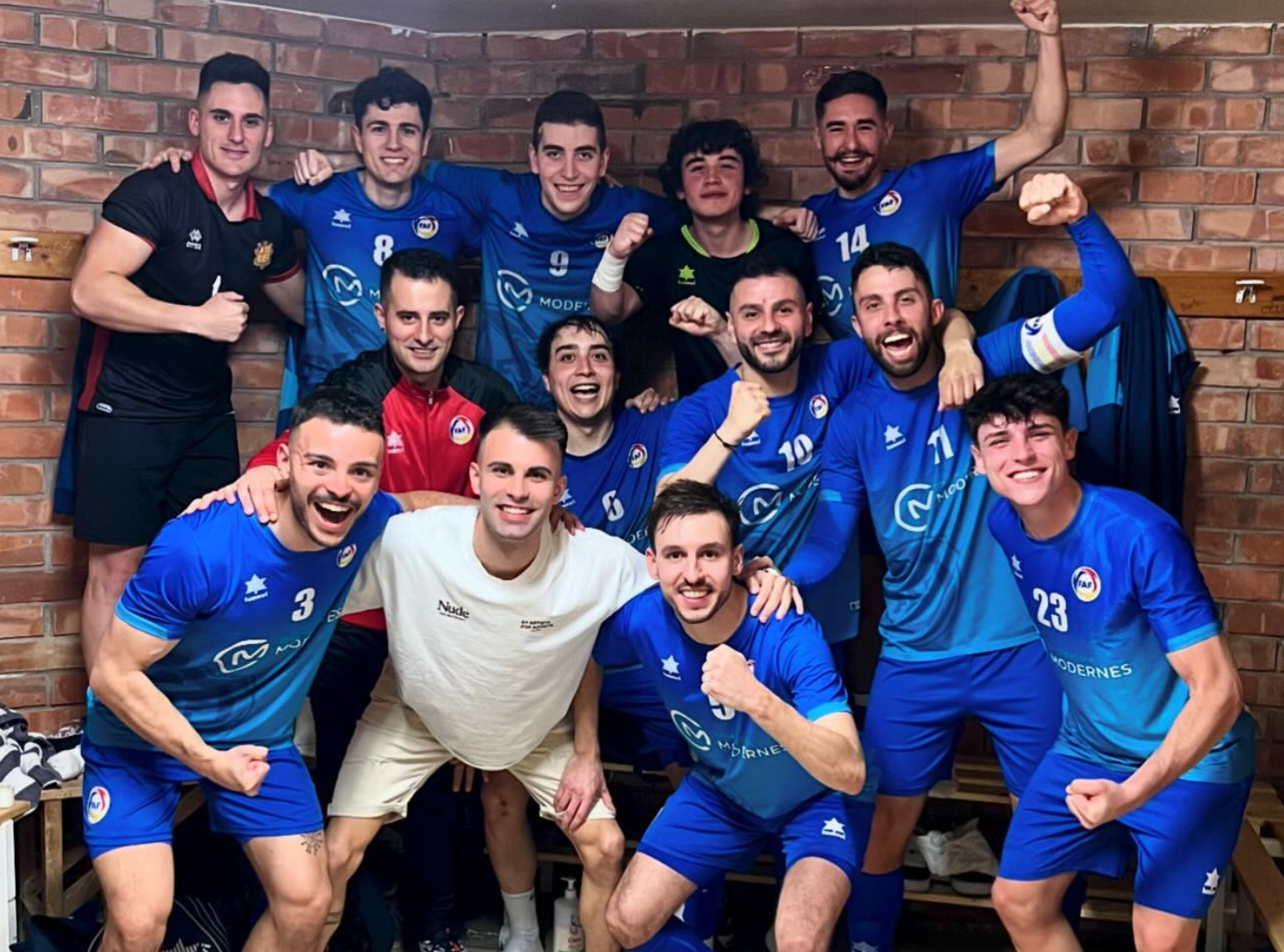 Els jugadors de l'Enfaf celebrant la victòria / ENFAF