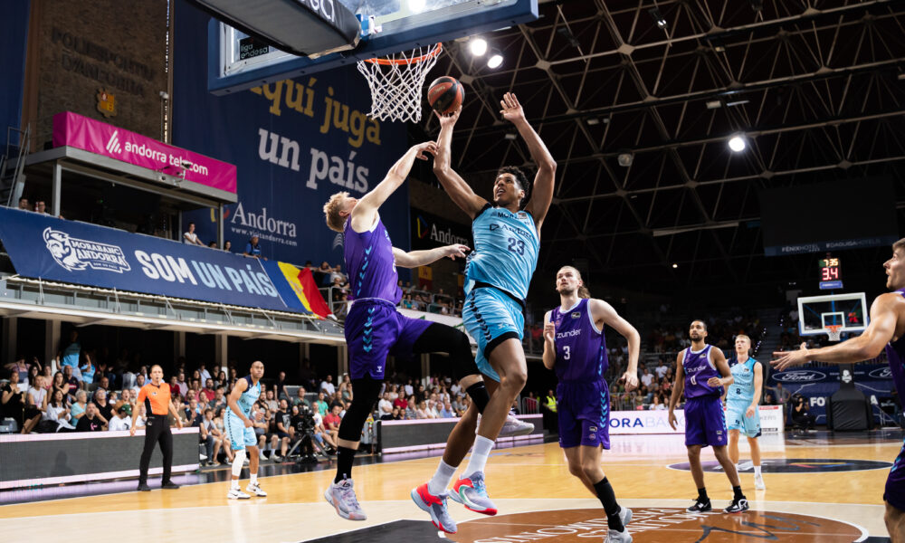 Un moment del partit entre el Palència i el Morabanc a la Bombonera / ACB