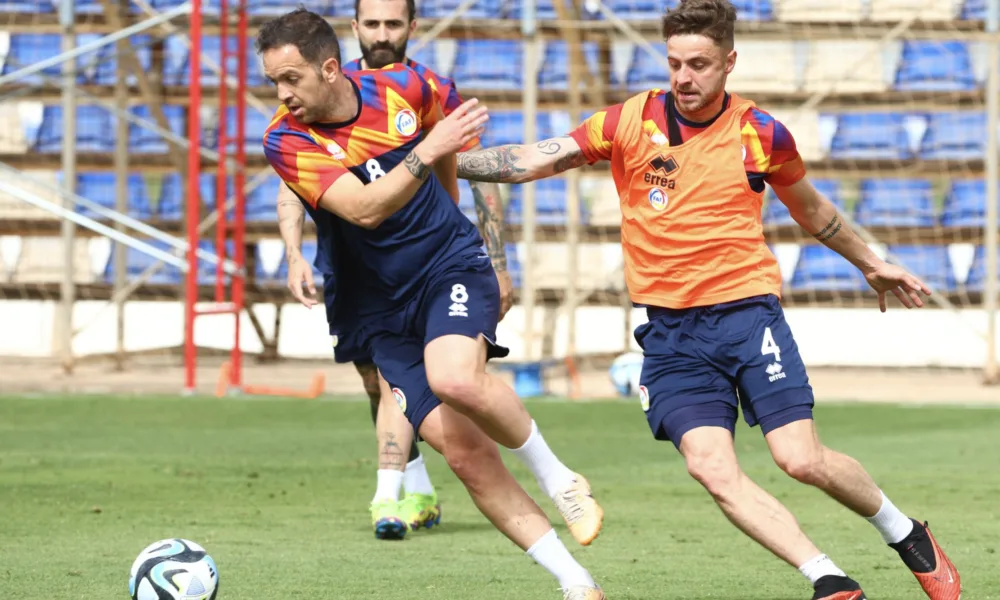 Un instant de l'entrenament previ al partit / FAF