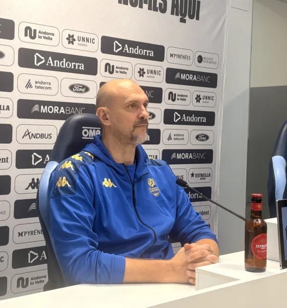 Žan Tabak en roda de premsa